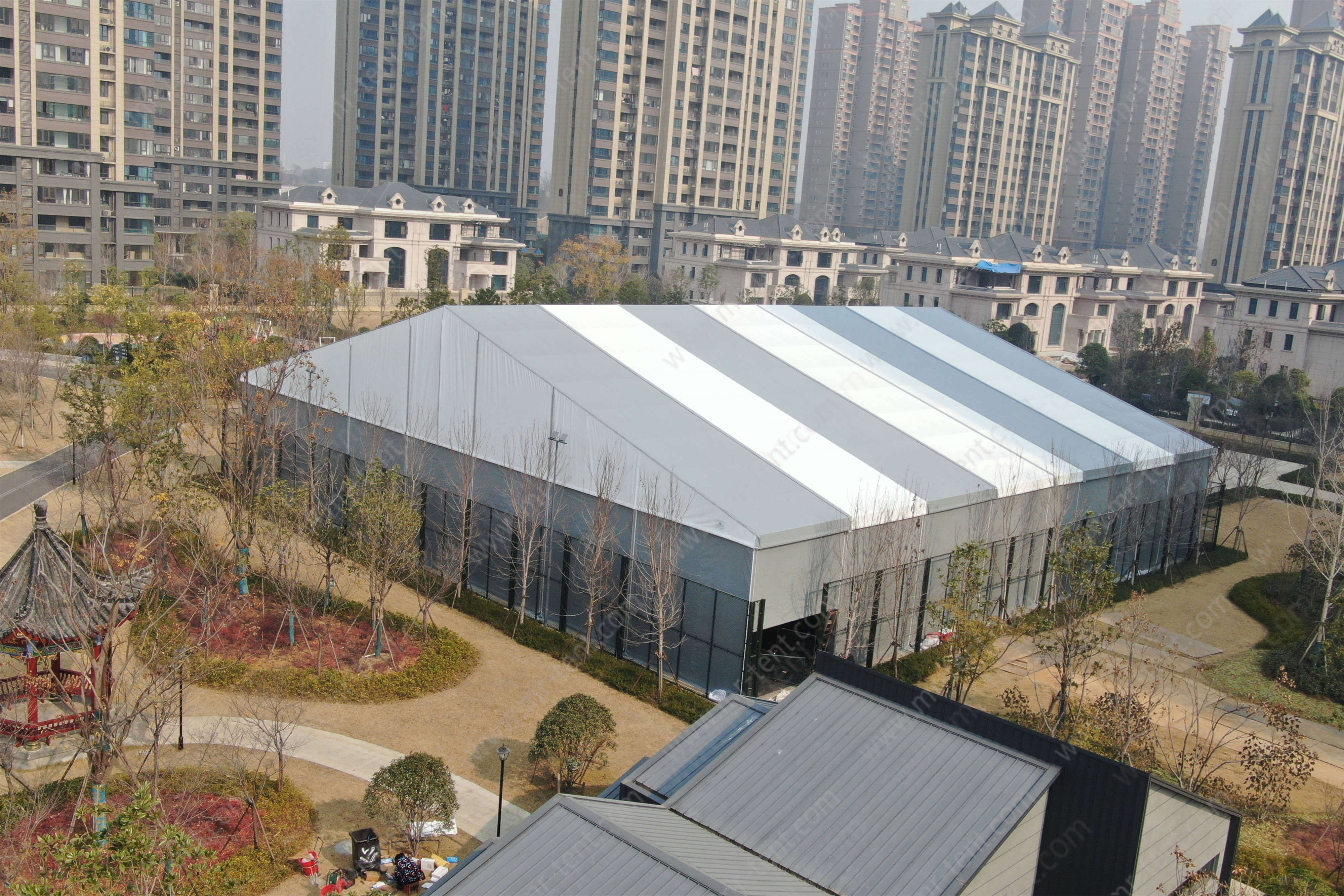 Carpa de tenis y deportes personalizada de 37 m