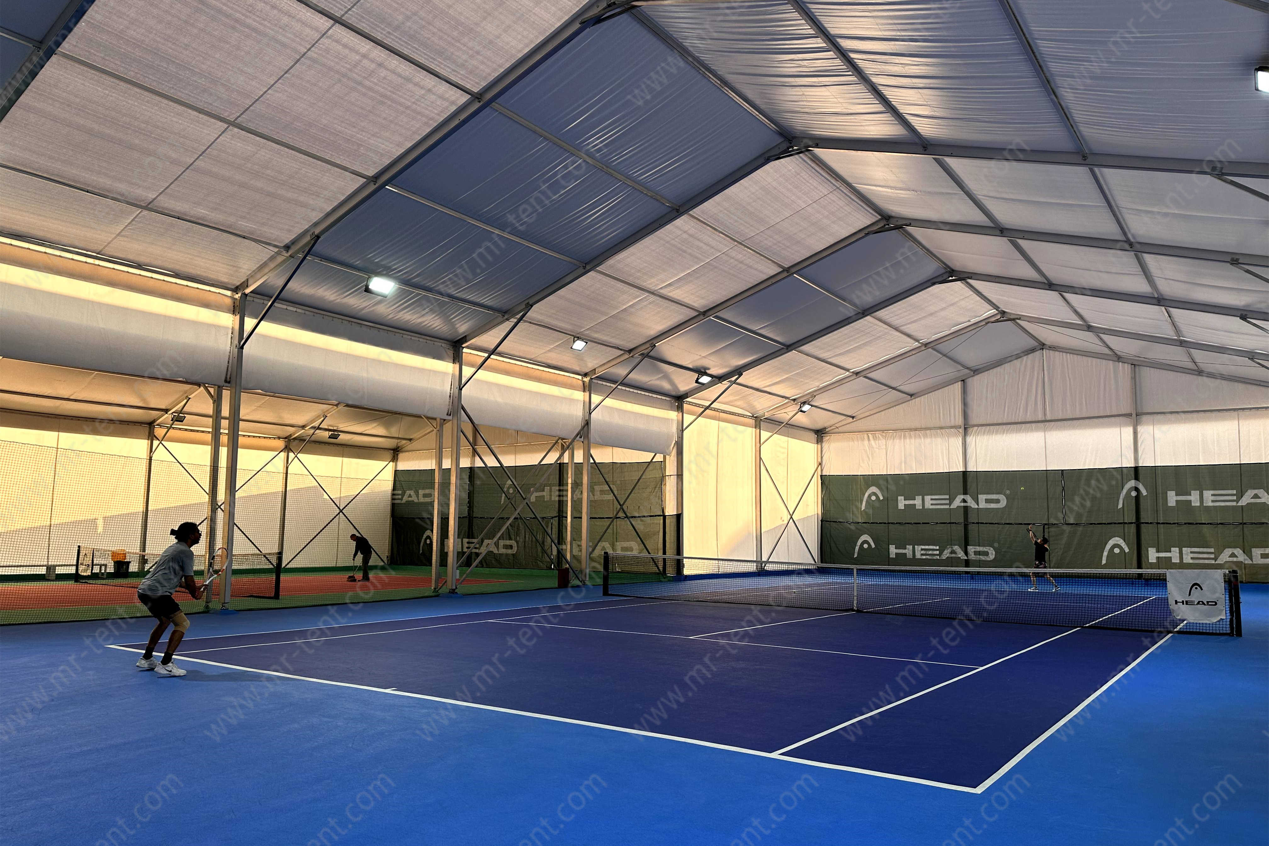Gran carpa deportiva para bádminton y tenis