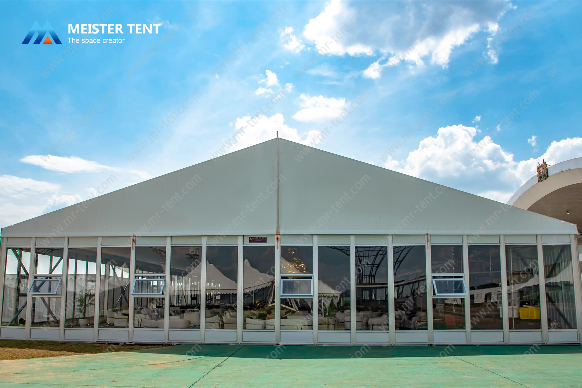 ‌Carpa de Aluminio con Paredes de Vidrio para Exhibiciones y Eventos de 10,000 Personas