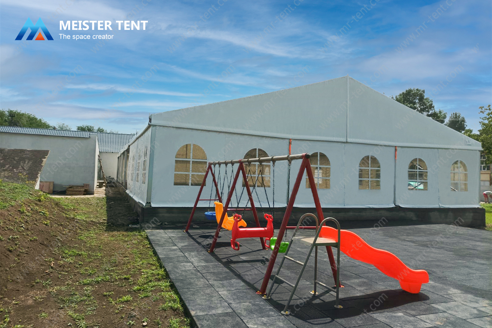 Carpa de Aluminio Blanca 15×30m para Eventos al Aire Libre