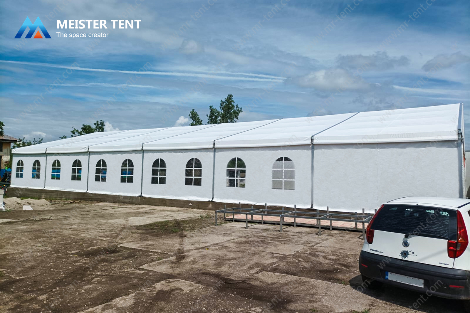 Carpa de Aluminio Blanca 15×30m para Eventos al Aire Libre