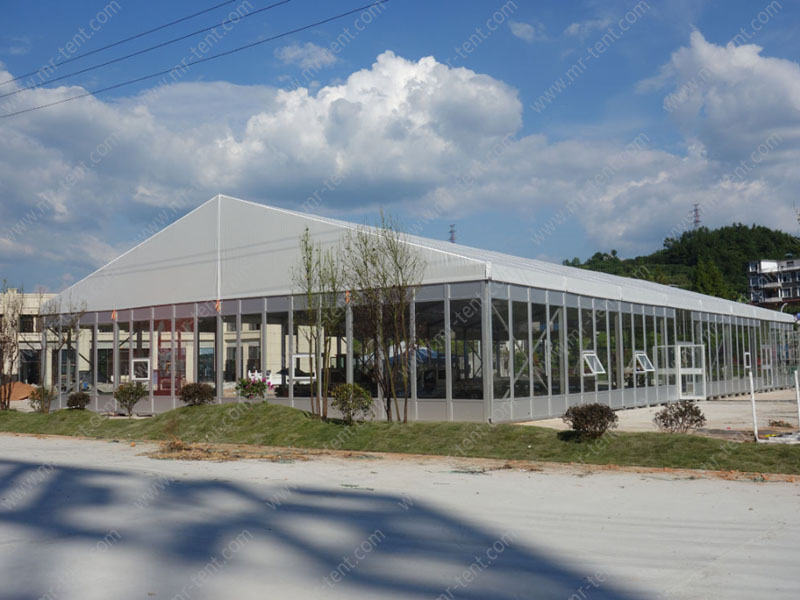 ¿Cuáles son las ventajas de las carpas con paredes de vidrio?