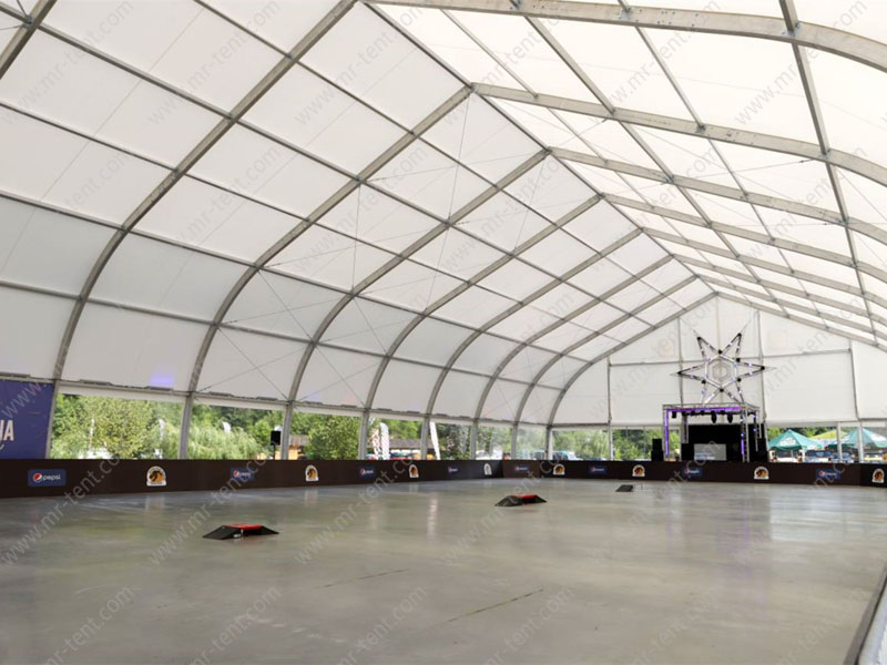 Carpas curvas de aluminio personalizadas para canchas de fútbol y campos deportivos