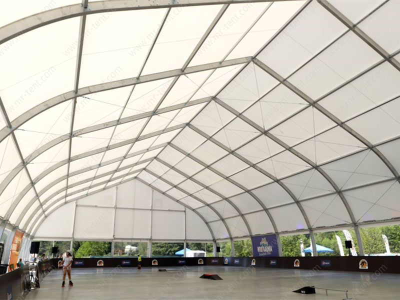 Carpas curvas de aluminio personalizadas para canchas de fútbol y campos deportivos