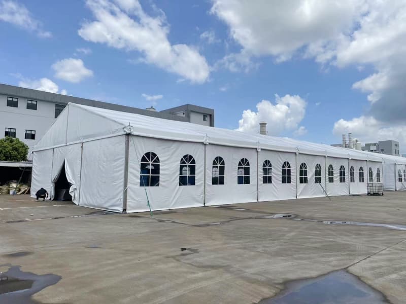 Carpa grande para eventos con capacidad para 5000 personas