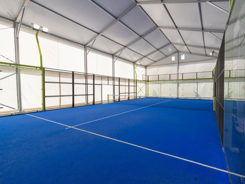 Carpas deportivas para pádel, tenis, pickleball y fútbol